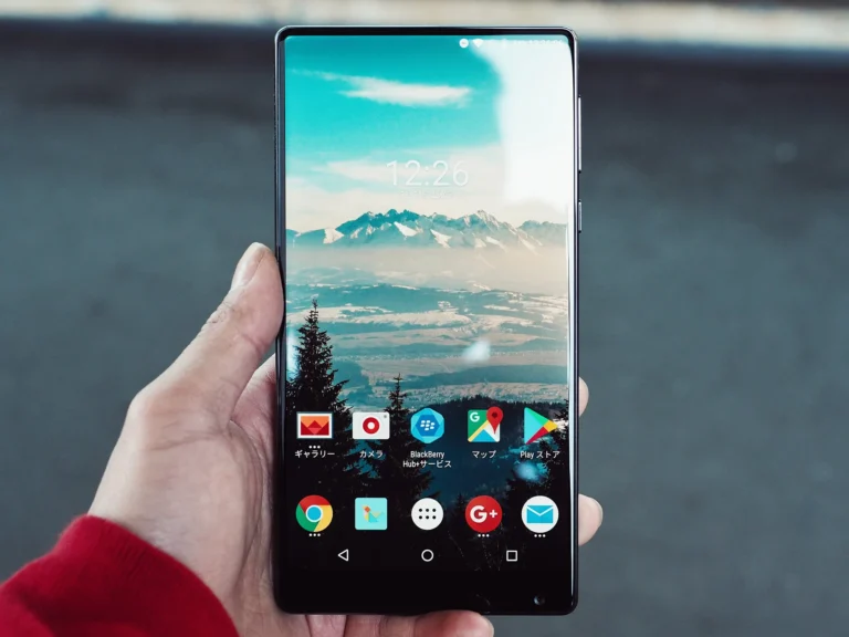 How to Make Picture Fit Wallpaper on Android