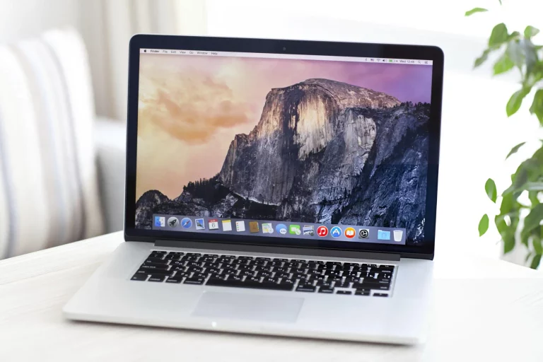 How to Snip on a MacBook