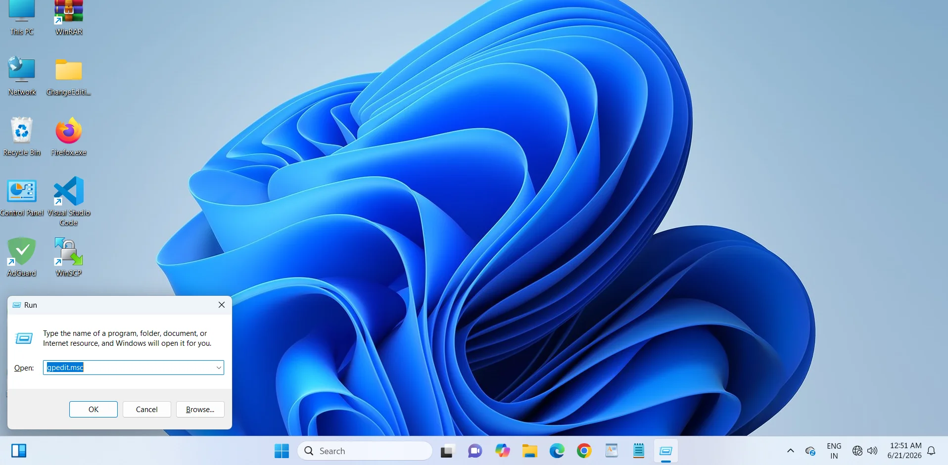 How to Remove Copilot From Windows 11 Permanently 1 gpedit.msc screenshot